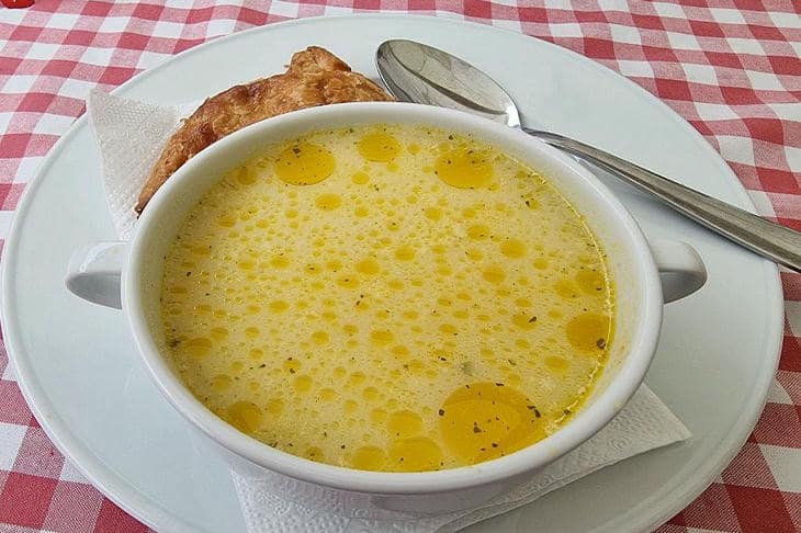 Proč domácí polévka není tak bohatá jako v dětství: hlavní chyba s vývarem